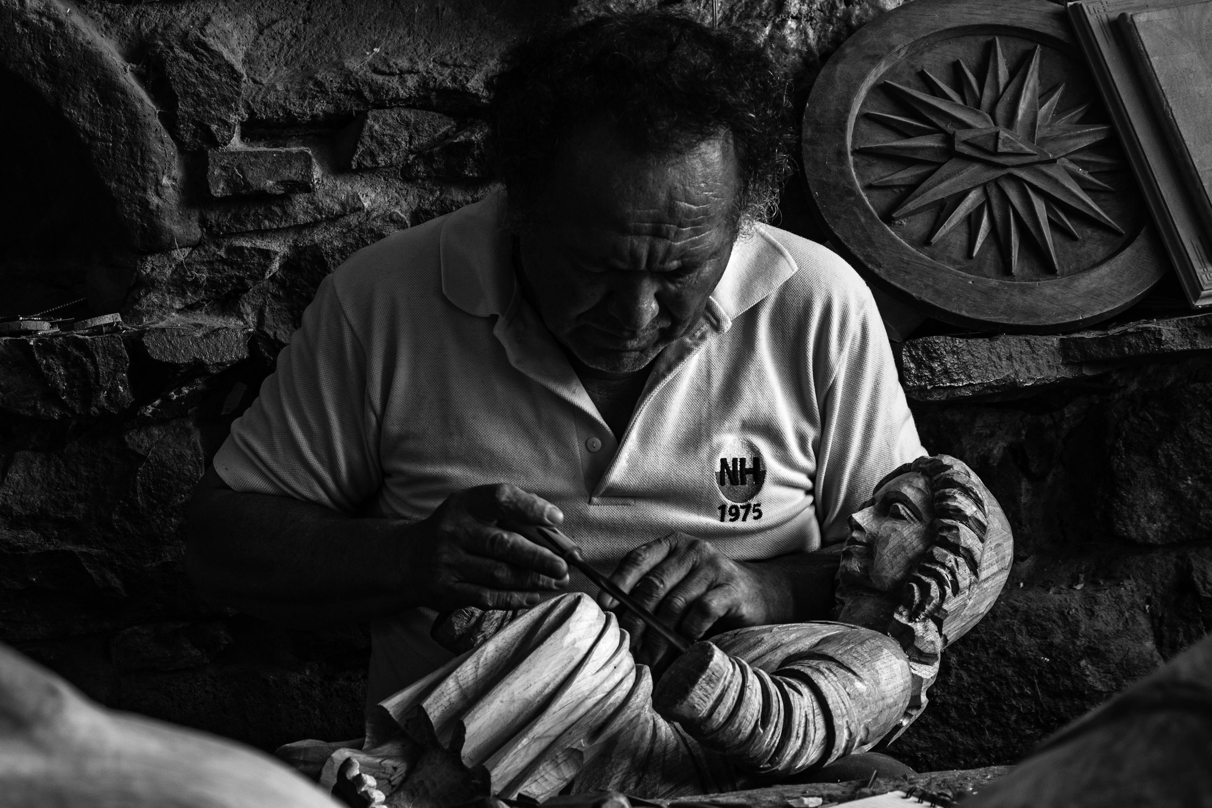 La dernière génération d’artisans : un héritage qui s’éteint lentement